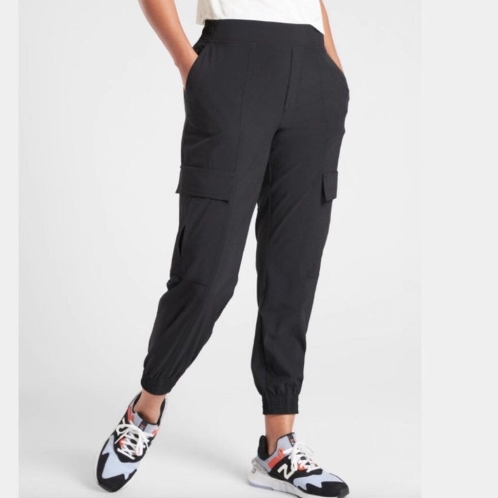 Athleta Black Chelsea Cargo Joggers 8